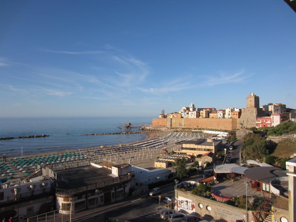 La Finestra Sul Castello B&B テルモリ エクステリア 写真